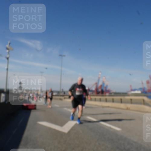 03.10.2025 - Köhlbrandbrückenlauf Matties Gatica Varas http://msf.ph/oto/9005208 03.10.2025 12:59:27 Position 2  meine-sportfotos.de
