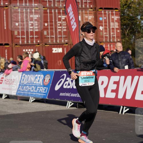 03.10.2025 - Köhlbrandbrückenlauf Michael Burmester http://msf.ph/oto/9005213 03.10.2025 10:07:42 Ziel 1377, 1378, 1384, 1849, 2814, 2990, 3217, 3250 meine-sportfotos.de
