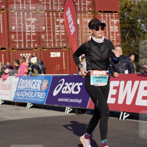 03.10.2025 - Köhlbrandbrückenlauf Michael Burmester http://msf.ph/oto/9005220 03.10.2025 10:07:42 Ziel 1377, 1378, 1384, 1849, 2814, 2990, 3217, 3250 meine-sportfotos.de