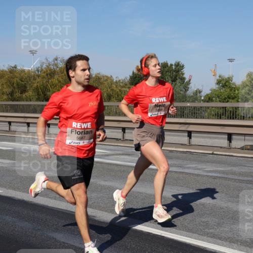03.10.2025 - Köhlbrandbrückenlauf Julia Fischer http://msf.ph/oto/9005221 03.10.2025 12:39:03 Position 3 5687, 5688 meine-sportfotos.de