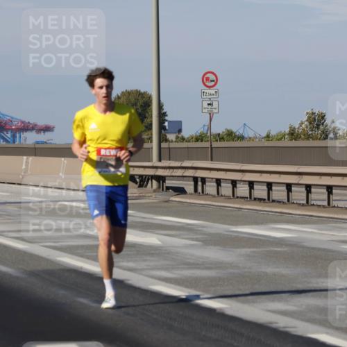 03.10.2025 - Köhlbrandbrückenlauf Julia Fischer http://msf.ph/oto/9005231 03.10.2025 12:39:17 Position 3 12, 5, 12, 5 meine-sportfotos.de