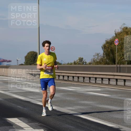 03.10.2025 - Köhlbrandbrückenlauf Julia Fischer http://msf.ph/oto/9005235 03.10.2025 12:39:17 Position 3 2 meine-sportfotos.de