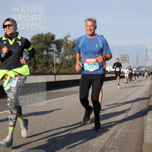03.10.2025 - Köhlbrandbrückenlauf Luisa Fischer http://msf.ph/oto/9005248 03.10.2025 10:46:56 Position 3 1247 meine-sportfotos.de