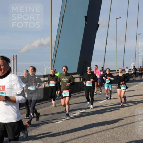 03.10.2025 - Köhlbrandbrückenlauf Julia Fischer http://msf.ph/oto/9005251 03.10.2025 09:51:38 Position 2  meine-sportfotos.de