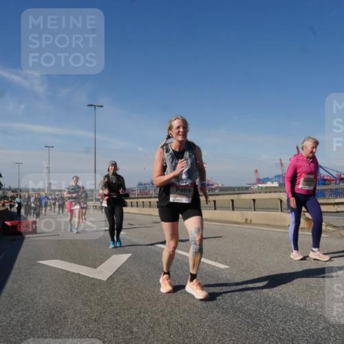 03.10.2025 - Köhlbrandbrückenlauf Matties Gatica Varas http://msf.ph/oto/9005258 03.10.2025 12:59:32 Position 2 0574 meine-sportfotos.de