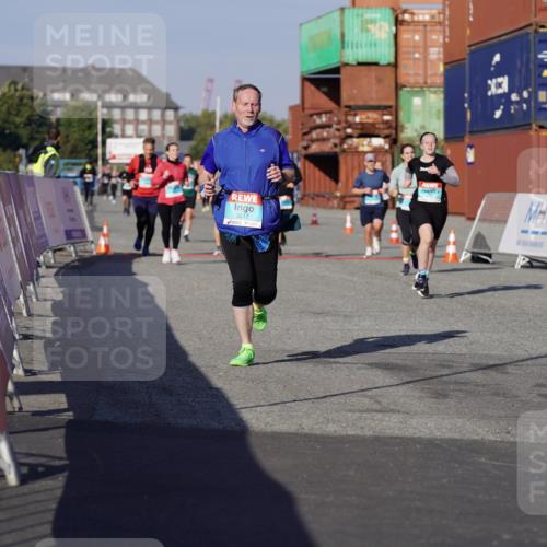 03.10.2025 - Köhlbrandbrückenlauf Michael Burmester http://msf.ph/oto/9005262 03.10.2025 10:07:45 Ziel 1335, 1336, 1377, 1384, 1849, 2814, 3217, 3797 meine-sportfotos.de