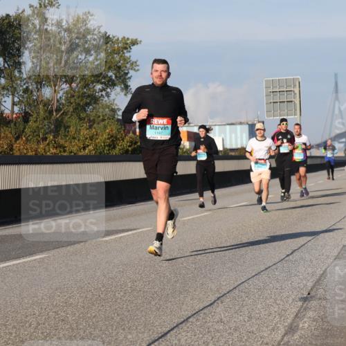 03.10.2025 - Köhlbrandbrückenlauf Luisa Fischer http://msf.ph/oto/9005284 03.10.2025 10:46:59 Position 3 1197 meine-sportfotos.de