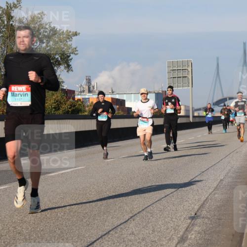03.10.2025 - Köhlbrandbrückenlauf Luisa Fischer http://msf.ph/oto/9005298 03.10.2025 10:47:00 Position 3 1197 meine-sportfotos.de