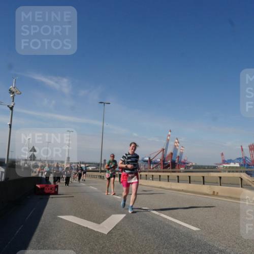 03.10.2025 - Köhlbrandbrückenlauf Matties Gatica Varas http://msf.ph/oto/9005300 03.10.2025 12:59:35 Position 2  meine-sportfotos.de