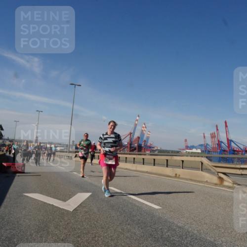 03.10.2025 - Köhlbrandbrückenlauf Matties Gatica Varas http://msf.ph/oto/9005304 03.10.2025 12:59:35 Position 2  meine-sportfotos.de