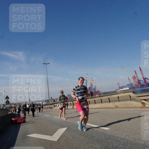 03.10.2025 - Köhlbrandbrückenlauf Matties Gatica Varas http://msf.ph/oto/9005307 03.10.2025 12:59:36 Position 2  meine-sportfotos.de