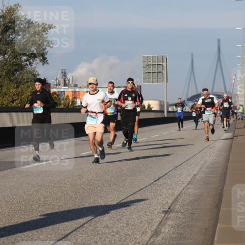 03.10.2025 - Köhlbrandbrückenlauf Luisa Fischer http://msf.ph/oto/9005319 03.10.2025 10:47:01 Position 3  meine-sportfotos.de