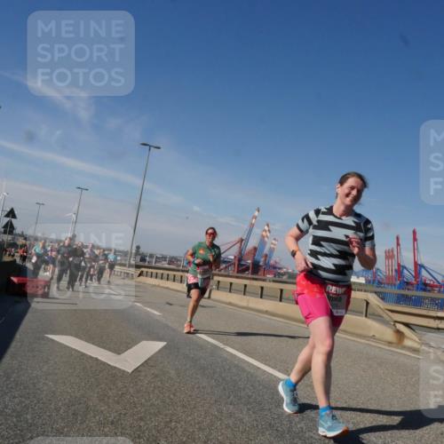 03.10.2025 - Köhlbrandbrückenlauf Matties Gatica Varas http://msf.ph/oto/9005324 03.10.2025 12:59:36 Position 2  meine-sportfotos.de