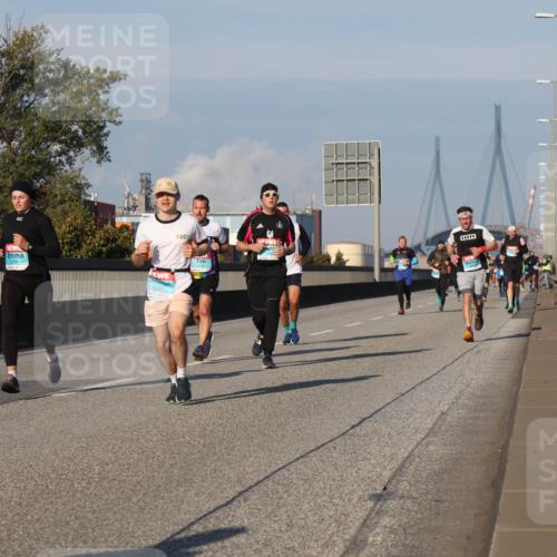 03.10.2025 - Köhlbrandbrückenlauf Luisa Fischer http://msf.ph/oto/9005329 03.10.2025 10:47:02 Position 3  meine-sportfotos.de
