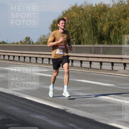 03.10.2025 - Köhlbrandbrückenlauf Julia Fischer http://msf.ph/oto/9005330 03.10.2025 12:39:51 Position 3 12, 5, 4072 meine-sportfotos.de