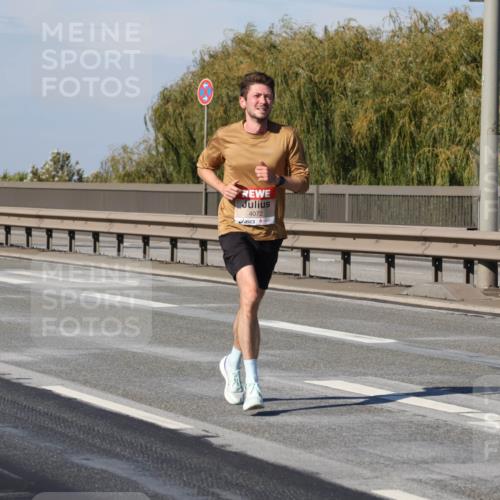 03.10.2025 - Köhlbrandbrückenlauf Julia Fischer http://msf.ph/oto/9005338 03.10.2025 12:39:52 Position 3 12, 5, 4072 meine-sportfotos.de