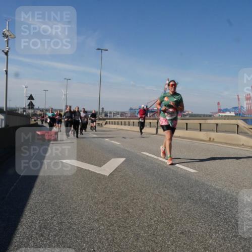 03.10.2025 - Köhlbrandbrückenlauf Matties Gatica Varas http://msf.ph/oto/9005340 03.10.2025 12:59:37 Position 2  meine-sportfotos.de