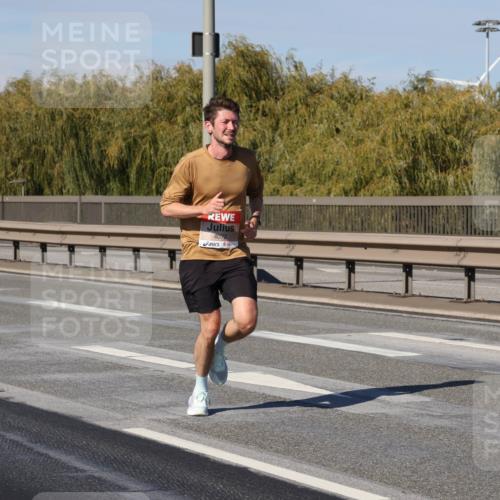 03.10.2025 - Köhlbrandbrückenlauf Julia Fischer http://msf.ph/oto/9005343 03.10.2025 12:39:52 Position 3 4072 meine-sportfotos.de