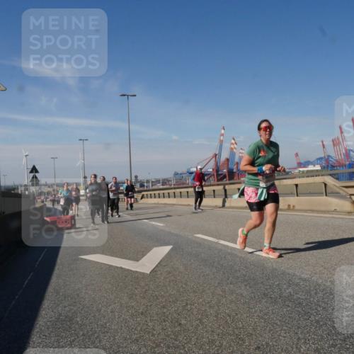 03.10.2025 - Köhlbrandbrückenlauf Matties Gatica Varas http://msf.ph/oto/9005344 03.10.2025 12:59:38 Position 2  meine-sportfotos.de