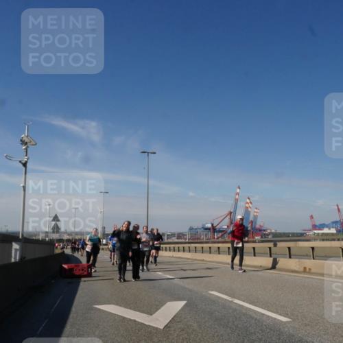 03.10.2025 - Köhlbrandbrückenlauf Matties Gatica Varas http://msf.ph/oto/9005355 03.10.2025 12:59:39 Position 2  meine-sportfotos.de