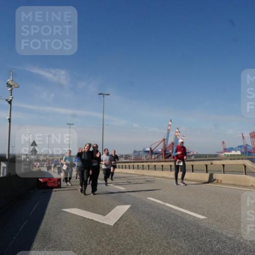 03.10.2025 - Köhlbrandbrückenlauf Matties Gatica Varas http://msf.ph/oto/9005361 03.10.2025 12:59:40 Position 2  meine-sportfotos.de