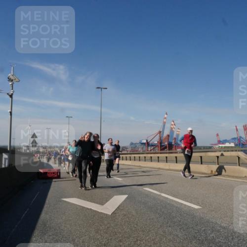 03.10.2025 - Köhlbrandbrückenlauf Matties Gatica Varas http://msf.ph/oto/9005368 03.10.2025 12:59:40 Position 2  meine-sportfotos.de