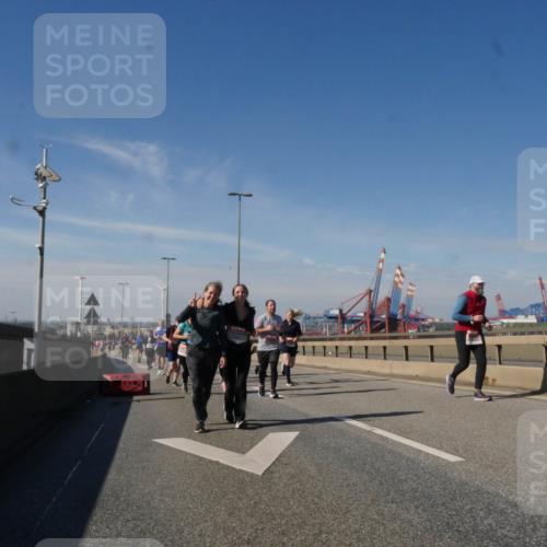 03.10.2025 - Köhlbrandbrückenlauf Matties Gatica Varas http://msf.ph/oto/9005375 03.10.2025 12:59:41 Position 2  meine-sportfotos.de
