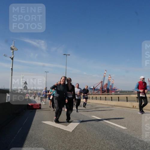 03.10.2025 - Köhlbrandbrückenlauf Matties Gatica Varas http://msf.ph/oto/9005381 03.10.2025 12:59:41 Position 2  meine-sportfotos.de