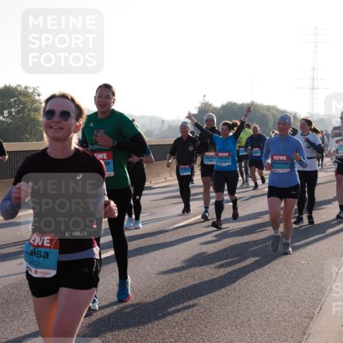 03.10.2025 - Köhlbrandbrückenlauf Fabian Wolf http://msf.ph/oto/9005387 03.10.2025 09:19:13 Position 3 2939, 3642, 3539 meine-sportfotos.de