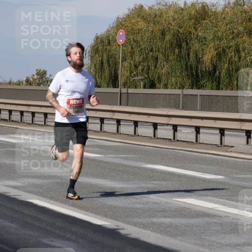 03.10.2025 - Köhlbrandbrückenlauf Julia Fischer http://msf.ph/oto/9005398 03.10.2025 12:40:10 Position 3 12, 5 meine-sportfotos.de