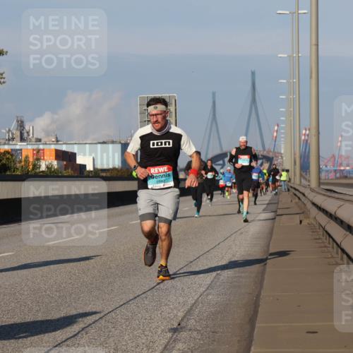 03.10.2025 - Köhlbrandbrückenlauf Luisa Fischer http://msf.ph/oto/9005408 03.10.2025 10:47:07 Position 3 2880 meine-sportfotos.de