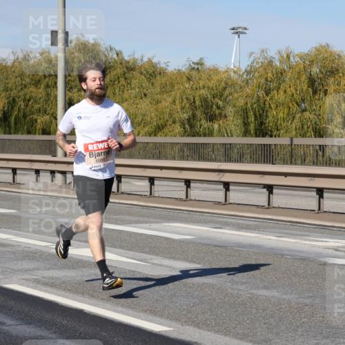 03.10.2025 - Köhlbrandbrückenlauf Julia Fischer http://msf.ph/oto/9005409 03.10.2025 12:40:11 Position 3 6086 meine-sportfotos.de