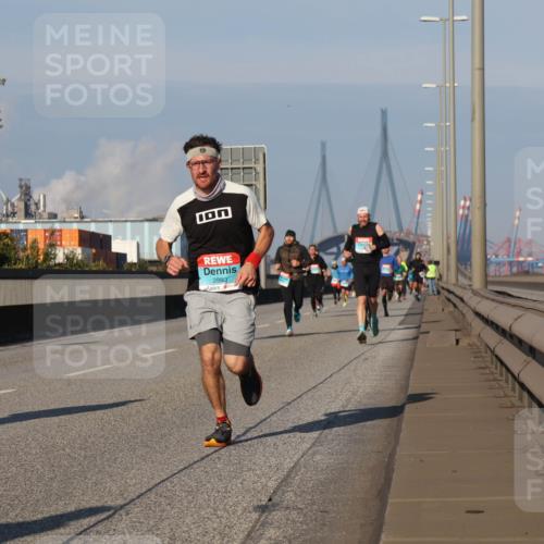 03.10.2025 - Köhlbrandbrückenlauf Luisa Fischer http://msf.ph/oto/9005414 03.10.2025 10:47:07 Position 3 2880 meine-sportfotos.de