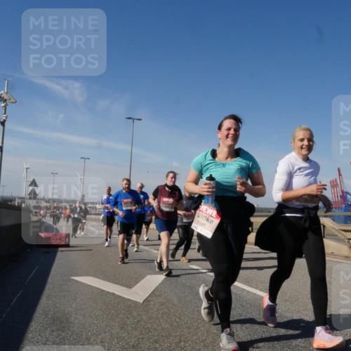03.10.2025 - Köhlbrandbrückenlauf Matties Gatica Varas http://msf.ph/oto/9005418 03.10.2025 12:59:45 Position 2 6396 meine-sportfotos.de