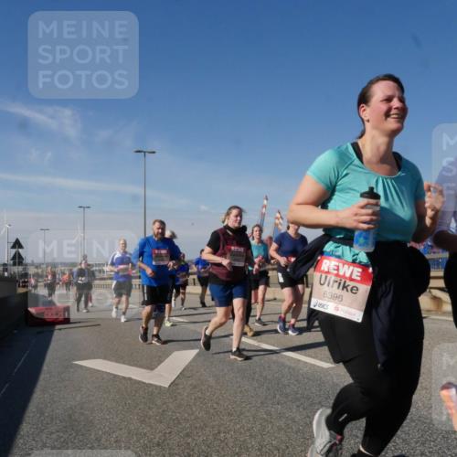 03.10.2025 - Köhlbrandbrückenlauf Matties Gatica Varas http://msf.ph/oto/9005424 03.10.2025 12:59:45 Position 2 6396, 5680 meine-sportfotos.de