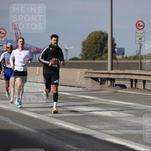 03.10.2025 - Köhlbrandbrückenlauf Julia Fischer http://msf.ph/oto/9005425 03.10.2025 12:40:16 Position 3 12, 5, 1, 12, 5 meine-sportfotos.de