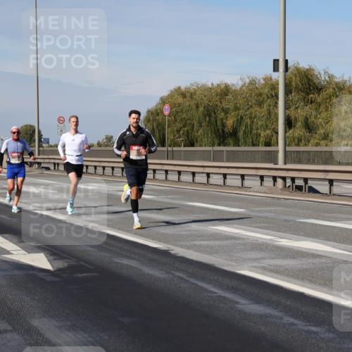 03.10.2025 - Köhlbrandbrückenlauf Julia Fischer http://msf.ph/oto/9005440 03.10.2025 12:40:20 Position 3  meine-sportfotos.de