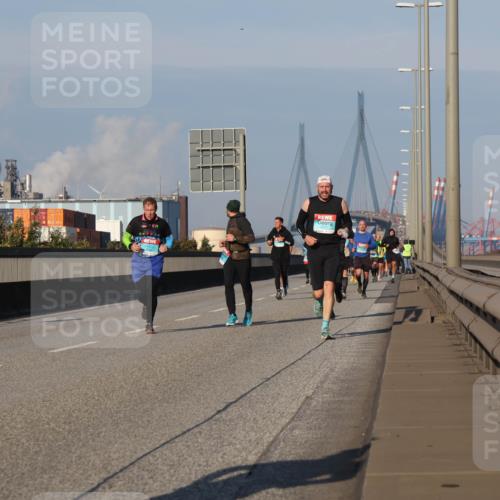 03.10.2025 - Köhlbrandbrückenlauf Luisa Fischer http://msf.ph/oto/9005447 03.10.2025 10:47:09 Position 3  meine-sportfotos.de