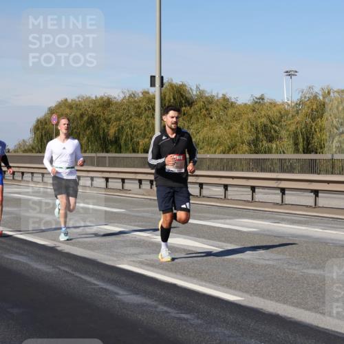 03.10.2025 - Köhlbrandbrückenlauf Julia Fischer http://msf.ph/oto/9005449 03.10.2025 12:40:22 Position 3  meine-sportfotos.de