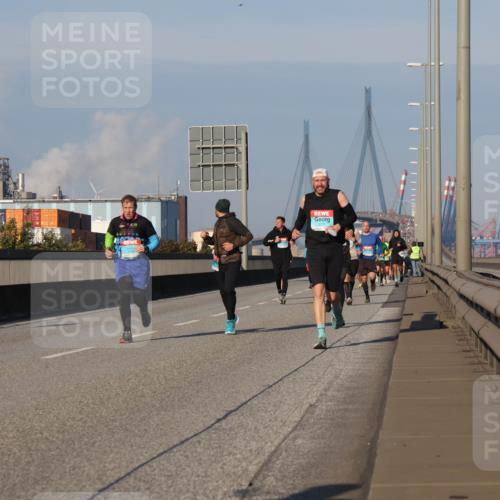 03.10.2025 - Köhlbrandbrückenlauf Luisa Fischer http://msf.ph/oto/9005451 03.10.2025 10:47:09 Position 3  meine-sportfotos.de