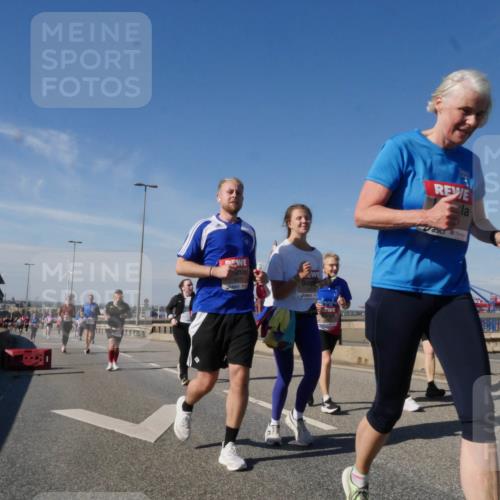 03.10.2025 - Köhlbrandbrückenlauf Matties Gatica Varas http://msf.ph/oto/9005456 03.10.2025 12:59:49 Position 2 1111, 6072 meine-sportfotos.de