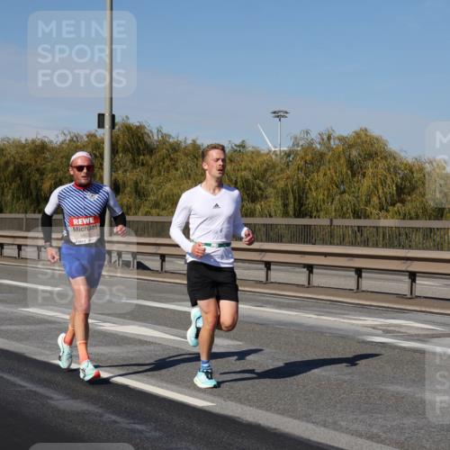 03.10.2025 - Köhlbrandbrückenlauf Julia Fischer http://msf.ph/oto/9005460 03.10.2025 12:40:23 Position 3 6552, 679 meine-sportfotos.de