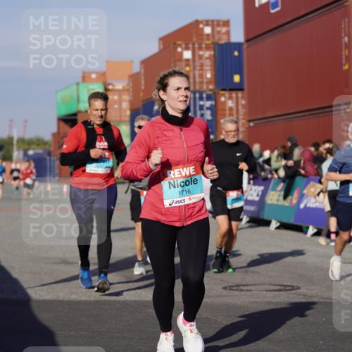 03.10.2025 - Köhlbrandbrückenlauf Michael Burmester http://msf.ph/oto/9005463 03.10.2025 10:07:53 Ziel 1335, 1336, 1395, 1699, 1716, 2733, 3272, 3683, 3684, 3797 meine-sportfotos.de