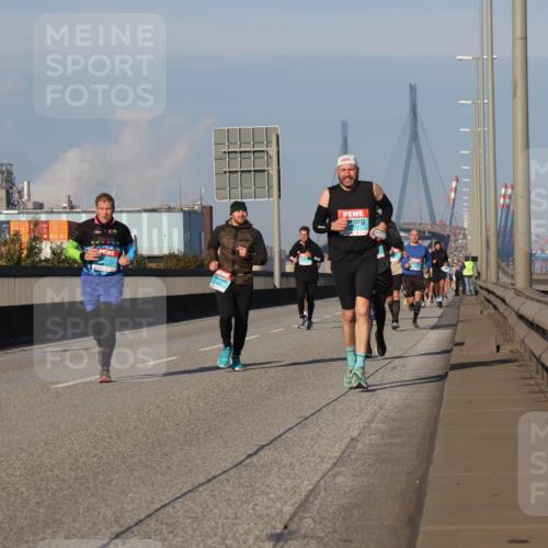 03.10.2025 - Köhlbrandbrückenlauf Luisa Fischer http://msf.ph/oto/9005466 03.10.2025 10:47:10 Position 3  meine-sportfotos.de
