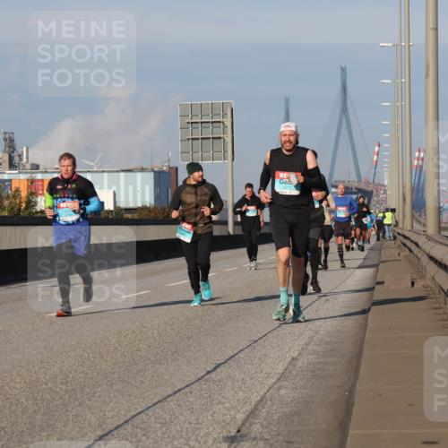 03.10.2025 - Köhlbrandbrückenlauf Luisa Fischer http://msf.ph/oto/9005470 03.10.2025 10:47:11 Position 3 2777 meine-sportfotos.de
