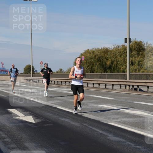 03.10.2025 - Köhlbrandbrückenlauf Julia Fischer http://msf.ph/oto/9005471 03.10.2025 12:40:33 Position 3  meine-sportfotos.de