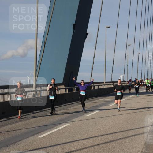 03.10.2025 - Köhlbrandbrückenlauf Julia Fischer http://msf.ph/oto/9005474 03.10.2025 09:52:25 Position 2  meine-sportfotos.de