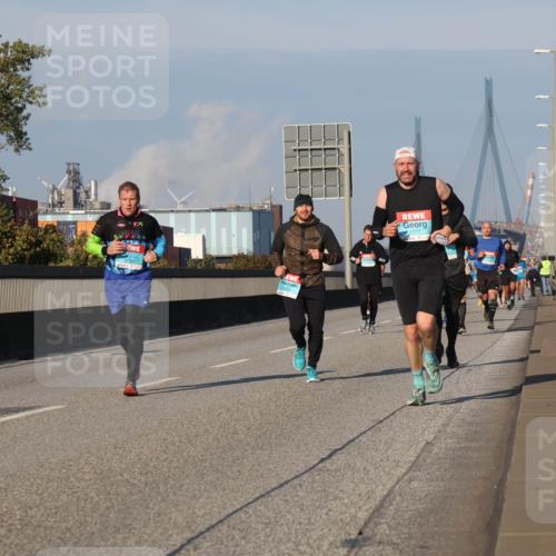 03.10.2025 - Köhlbrandbrückenlauf Luisa Fischer http://msf.ph/oto/9005475 03.10.2025 10:47:11 Position 3 2777 meine-sportfotos.de