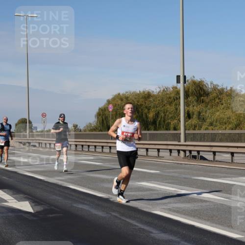 03.10.2025 - Köhlbrandbrückenlauf Julia Fischer http://msf.ph/oto/9005476 03.10.2025 12:40:33 Position 3  meine-sportfotos.de