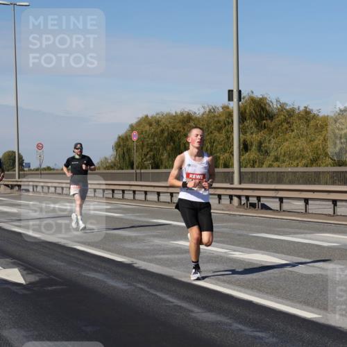 03.10.2025 - Köhlbrandbrückenlauf Julia Fischer http://msf.ph/oto/9005479 03.10.2025 12:40:33 Position 3  meine-sportfotos.de